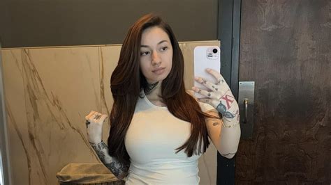 Bhad Bhabie X Rated Nude Topless Handbra Onlyfans Video。